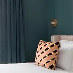 Parisianer Hotel 4*