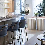 Parisianer Hotel 4*