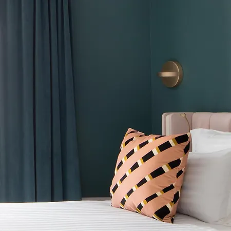 Parisianer Hotel 4*